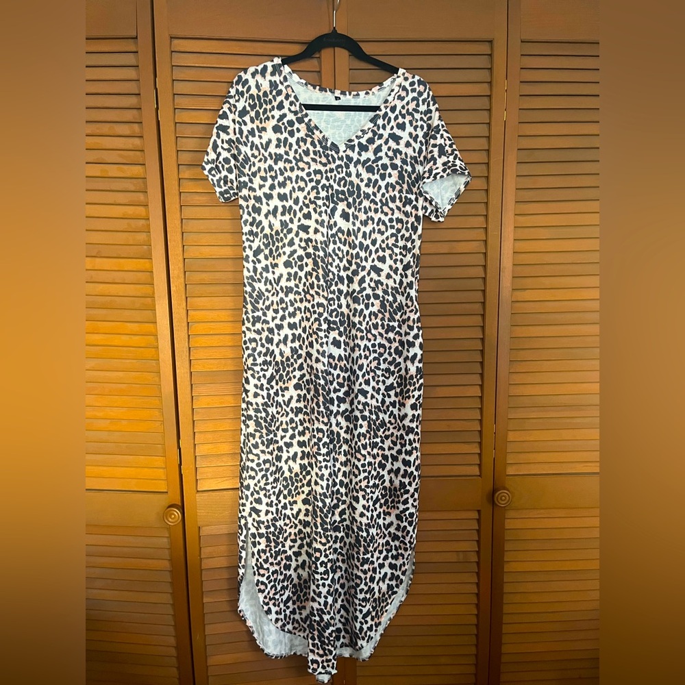 Leopard maxi dress with pockets, medium.